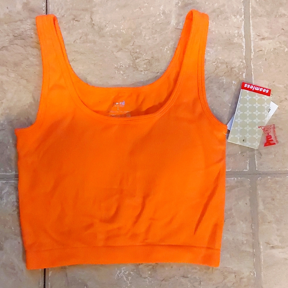 Cute orange cropped tank w light padding